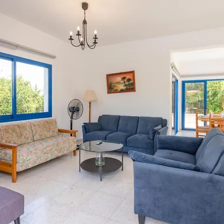 Charoula Pente 别墅 Paphos