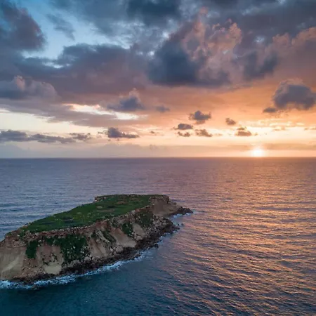 Charoula Pente Vilă *