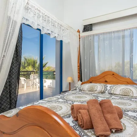 Vilă Charoula Pente *