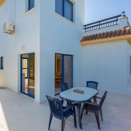 Charoula Pente Paphos