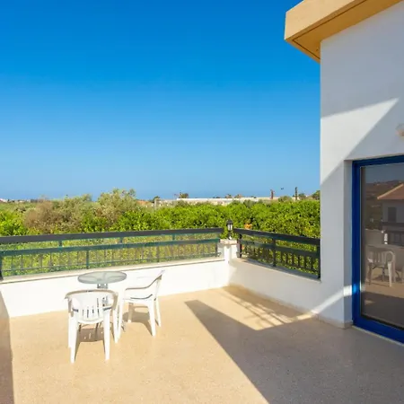 Charoula Pente Villa