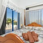 Villa Charoula Pente *