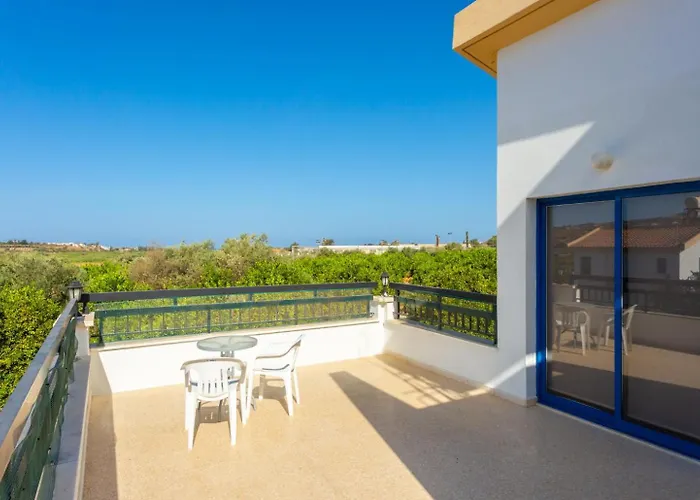 Charoula Pente Villa